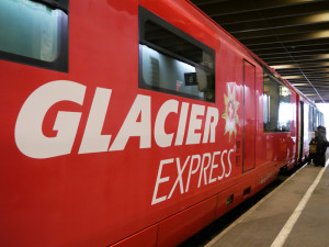 グレッシャー・エクスプレス列車側面のロゴ