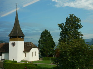 スイスの車窓からの教会