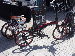 赤レンガ自転車2