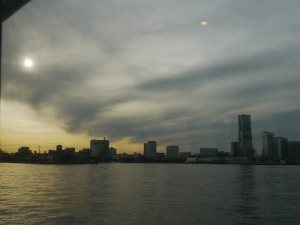 クルーズ船から横浜の黄昏